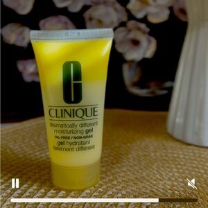 Clinique Moisturizing Gel